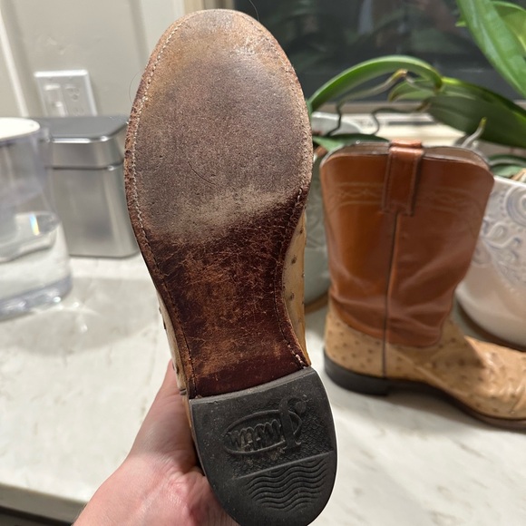 Leather cowgirl cowboy boots! Well loved, ready for a new pair - Picture 2 of 4